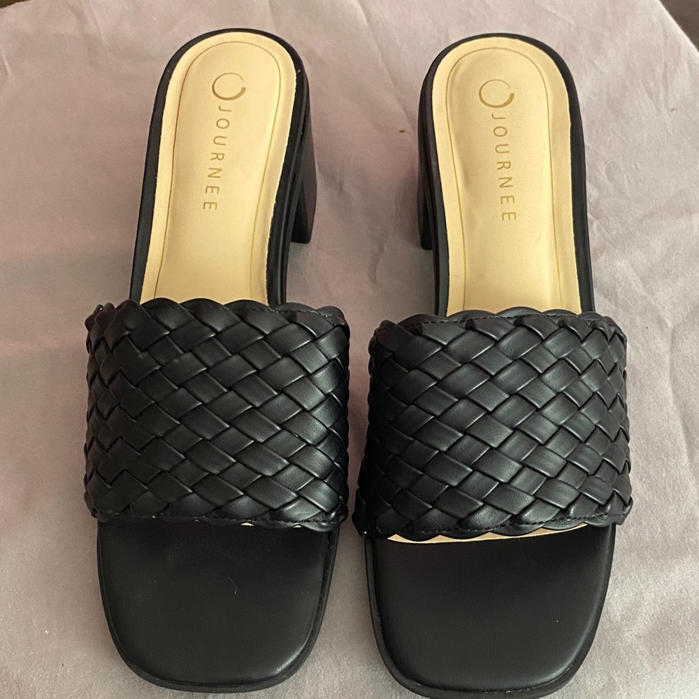 NWOT Journee Collection Fylicia WO size 11 Black Woven‎ Mules  2” heel